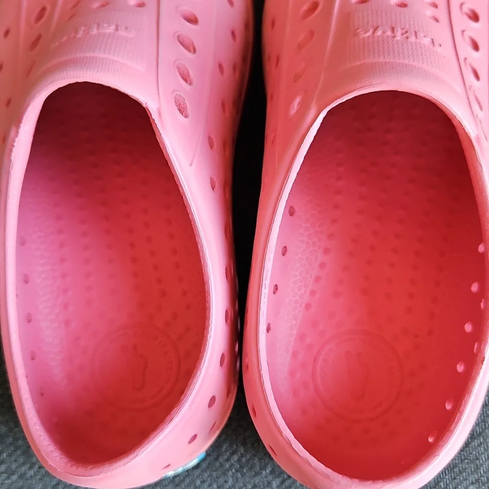 Two Pair Of Kids Water Shoes - Keen and Native - Picture 11 of 13